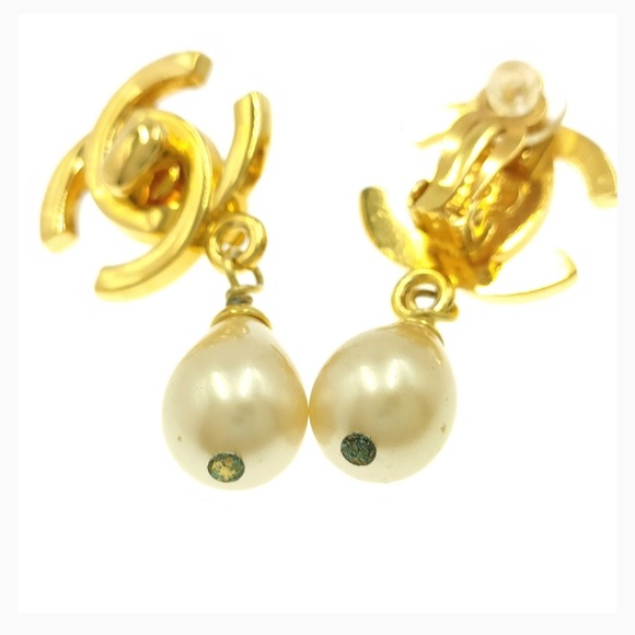 CHANEL Coco Mark Turn Lock Pearl Effect Earrings Gold - Picture 6 of 8